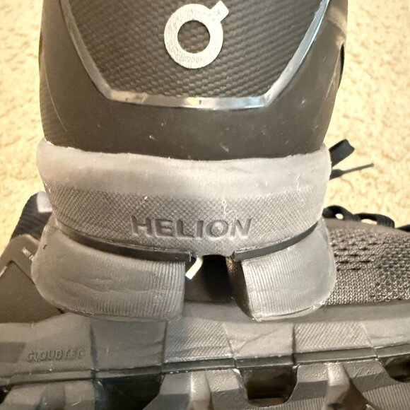 $169 Authentic ON Running Swiss Engineering Women's Black Sneakers Sz.7.5 - Picture 12 of 12